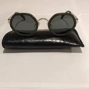 Rezin | Accessories | Handcrafted Birch Noir Sunglasses  display picture 3
